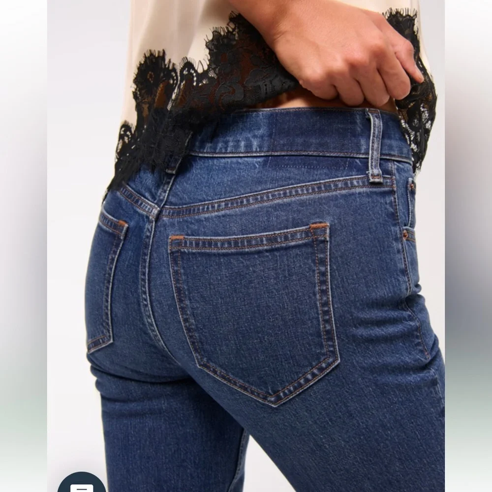 NWOT Abercrombie & Fitch Mid Rise Bootcut Frayed Hem Jeans Size 29 Short - Picture 5 of 9